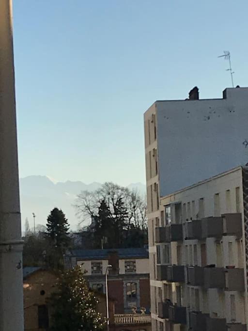 Le Voltaire -2 Chambres- 70M2- Hypercentre-Parking-Wifi Fibre- Nouvelle Literie Тарб Екстериор снимка