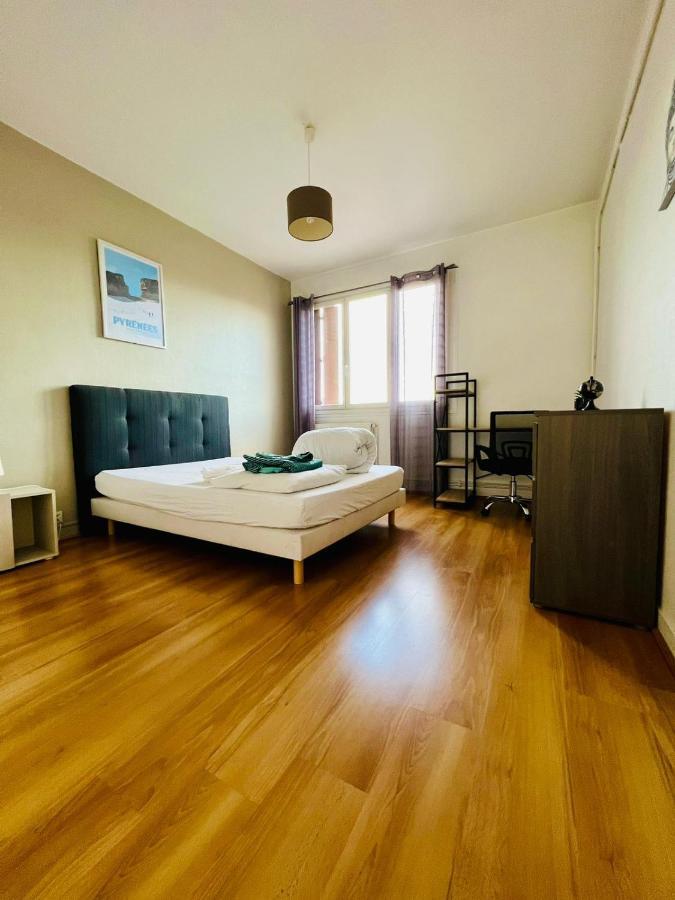 Le Voltaire -2 Chambres- 70M2- Hypercentre-Parking-Wifi Fibre- Nouvelle Literie Тарб Екстериор снимка