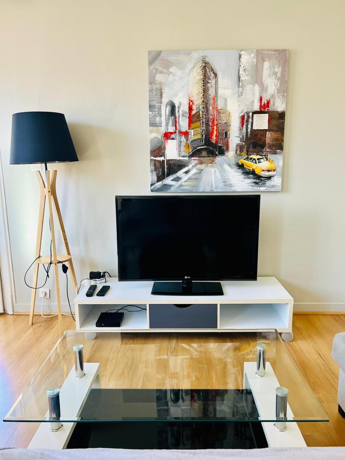 Le Voltaire -2 Chambres- 70M2- Hypercentre-Parking-Wifi Fibre- Nouvelle Literie Тарб Екстериор снимка
